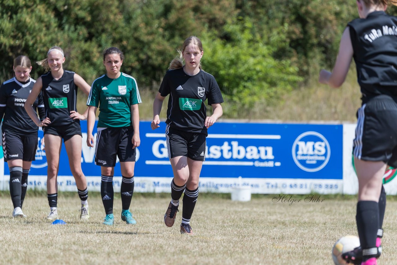 Bild 104 - wBJ TuRa Meldorf/Buesum - JFV Luebeck : Ergebnis: 1:0